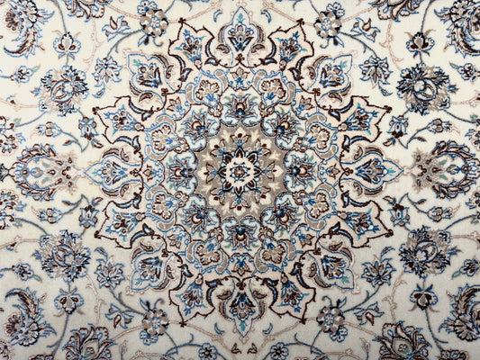 Hand-Knotted 6 La Persian Nain Rug - 4’11”x7’2”