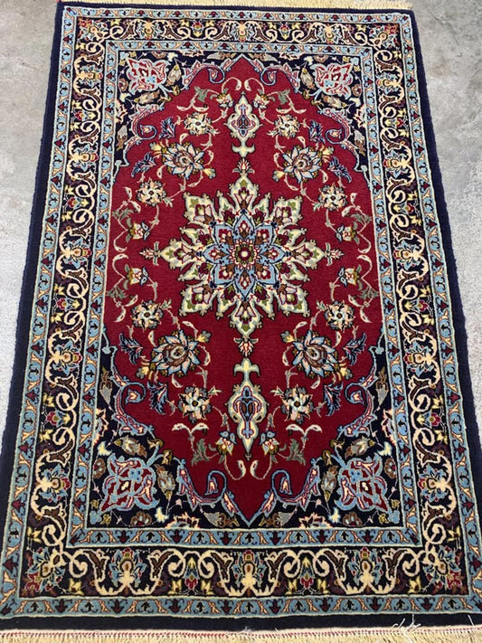 Hand-Knotted Persian Isfahan Rug - 2'4"x3'4"