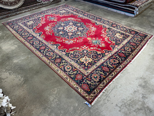 9’8”x13’4” Hand-Knotted Persian Tabriz Rug