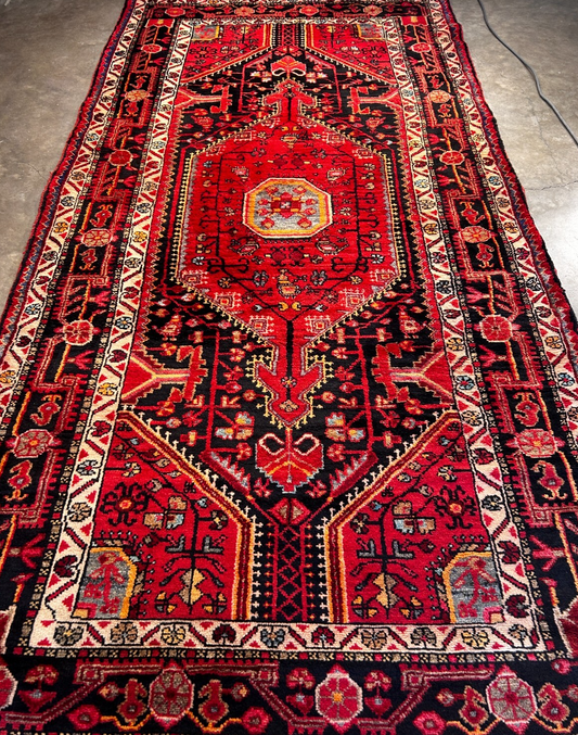4'10" x 10'0" Hand-Knotted 100% Wool Pile Nahavande Area Rug - Carpet