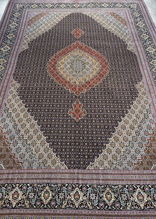 8'3"x11'2" Fine Hand-Knotted Wool & Silk Oriental Rug - Area Carpet