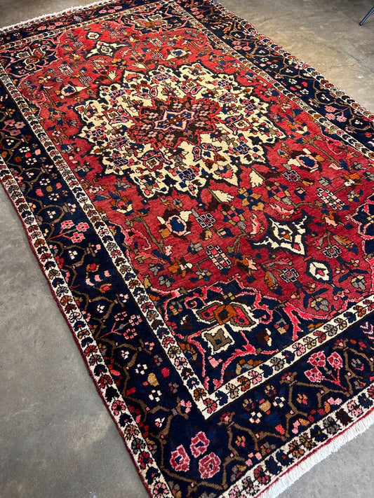 5'2" x 8'5'' Hand-Knotted 100% Wool Bakhtiare Area Rug