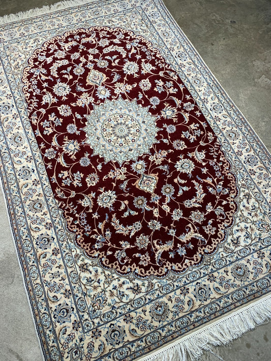 4'1"x6'4" Fine Hand-Knotted Wool & Silk Blend Naine Carpet - Area Rug