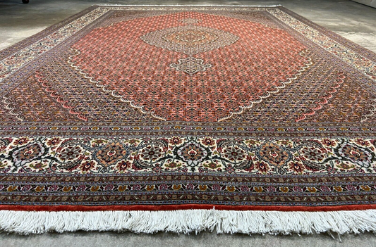 6'10"x10'1" Fine Hand-Knotted Wool & Silk Blend Tabrize Mahi Carpet - Area Rug