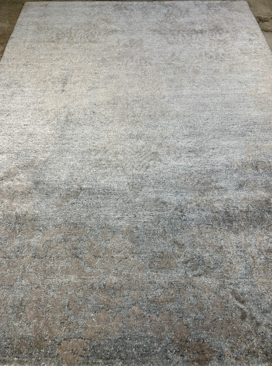 5'8"x7'10'' Hand-Knotted Wool & Silk Pile Modern Area Rug - Carpet