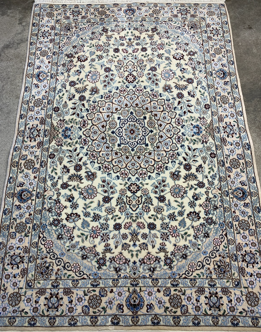 3'2"x4'11'' Very Fine Hand-Knotted Silk & Wool Naine Area Rug - Carpet
