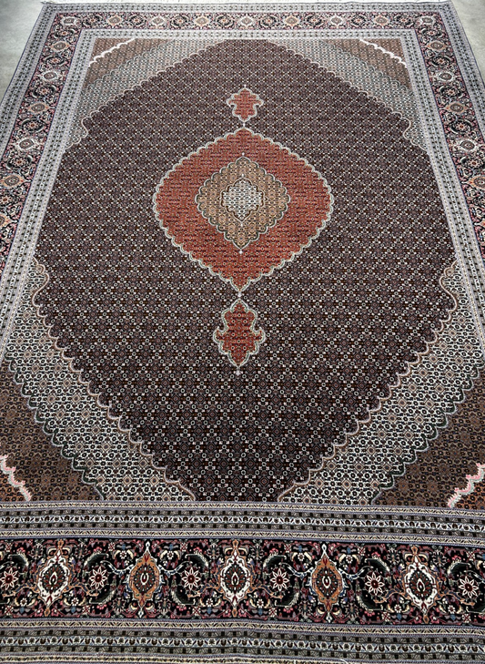 8'3"x11'5" Fine Hand-Knotted Wool & Silk Oriental Rug - Area Carpet