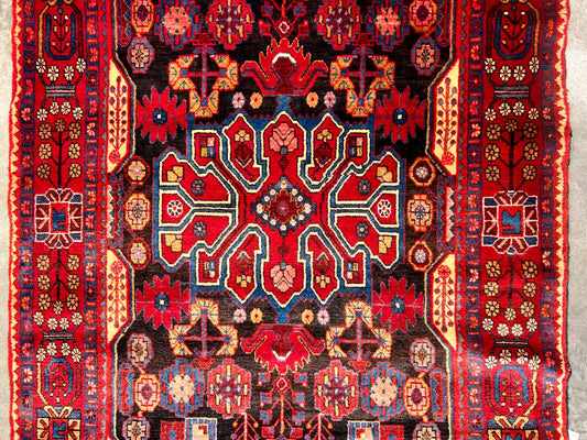 5'0" x 9'10" Hand-Knotted 100% Wool Carpet - Nahavande Area Rug
