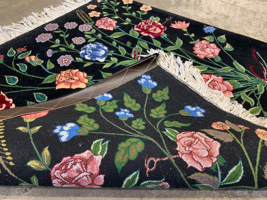 3'3"x3'4" Fine Hand-Knotted 100% Wool Pile Pictorial Tabrize Rug