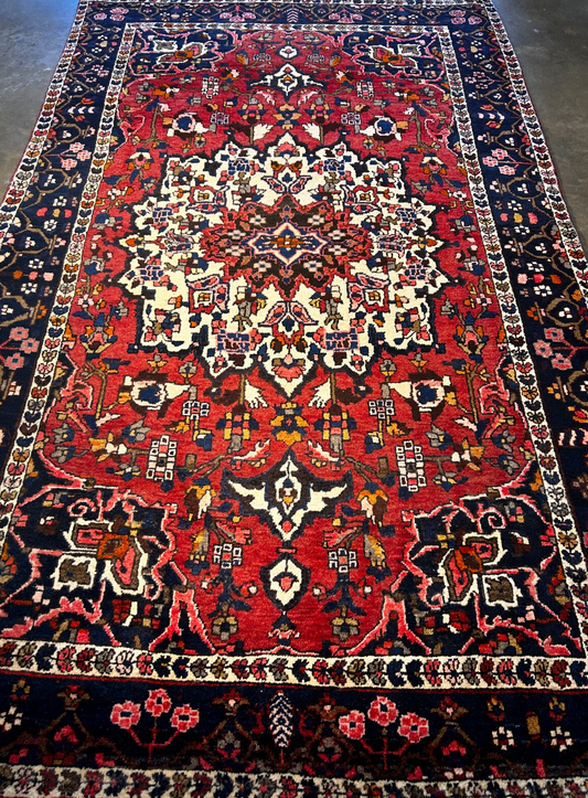 5'2" x 8'5'' Hand-Knotted 100% Wool Bakhtiare Area Rug