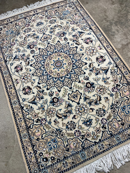 2'9"x4'5" Fine Hand-Knotted Wool & Silk Blend Naine Carpet - Area Rug
