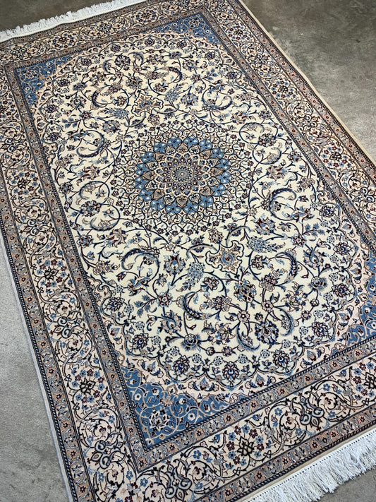 4'2"x6'7" Fine Hand-Knotted Wool & Silk Blend Naine Carpet - Area Rug