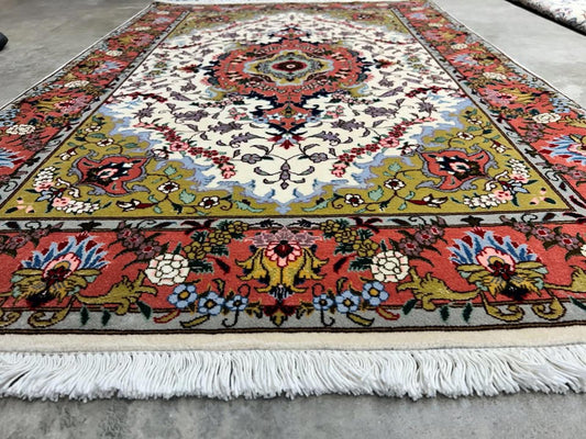 3'1"x5'3" Very Fine Handmade Wool & Silk Persian Tabriz Rug