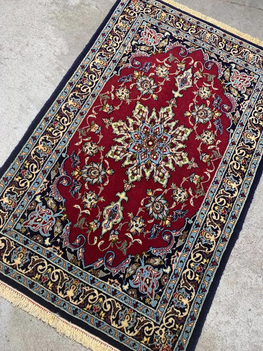 2'4"x3'4" Handmade Silk & Wool Persian Isfahan Rug