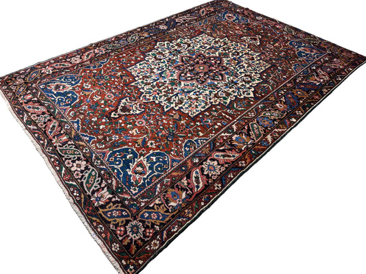 Hand-Knotted Persian Bakhtiari Rug - 9’10”x13’10”