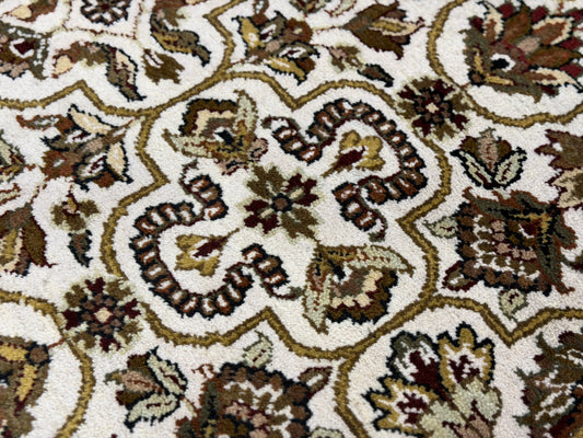Hand-Knotted Agra Rug - 5’2”x7’