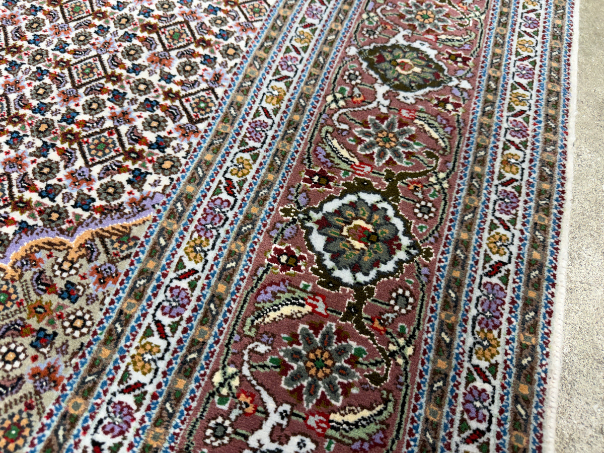 Hand-Knotted Persian Tabriz Mahi Rug - 4'9"x6'5"