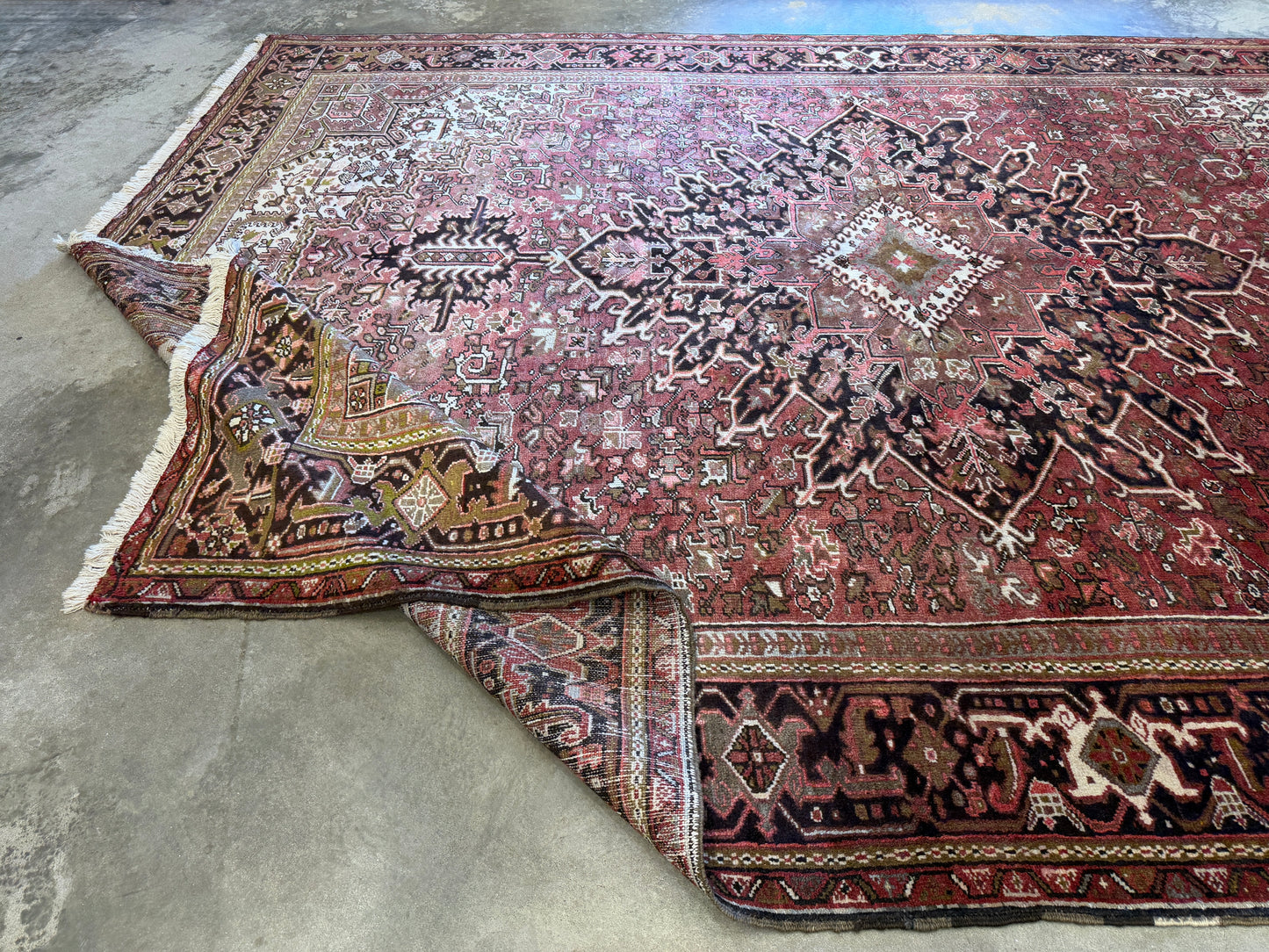 9’10”x13’ Hand-Knotted Persian Heriz Area Rug