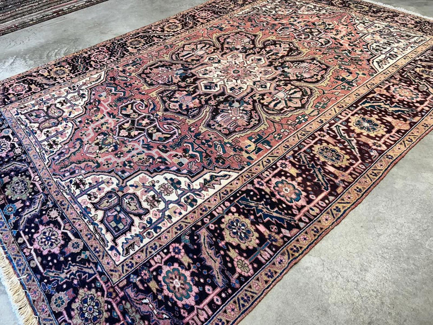 8’ x 11’3” Hand knotted Persian Heriz Rug
