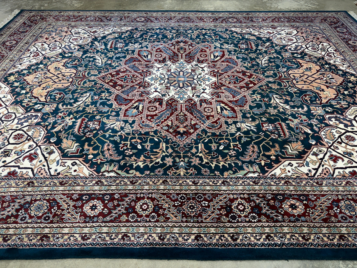 9’9”x13’10” Hand-Knotted Wool IndoHeriz Area Rug