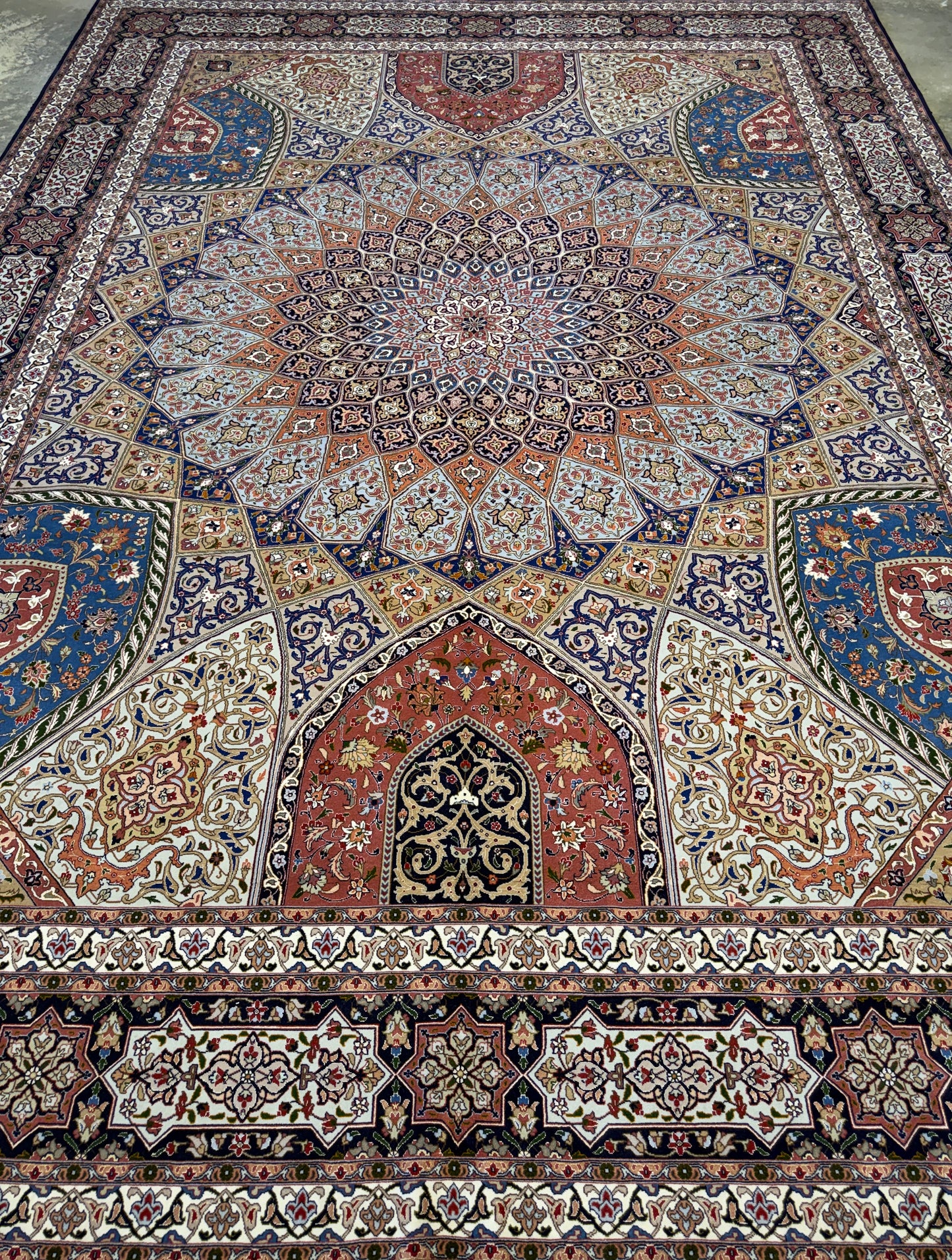 Hand-Knotted 60 Raj Persian Tabriz Rug - Dome Design - 10’x13’4”