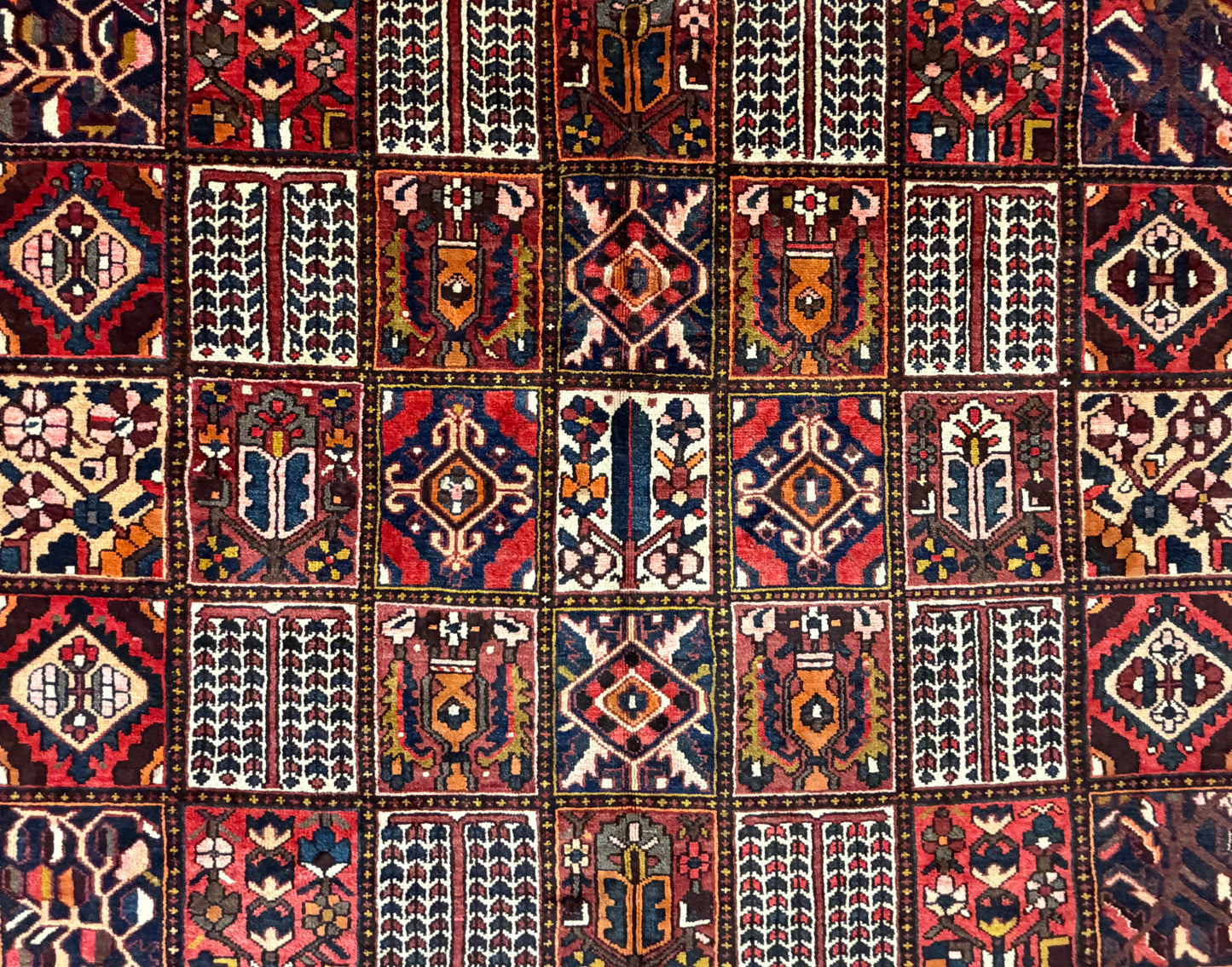 Hand-Knotted Persian Bakhtiari Rug - 9’8”x12’4”