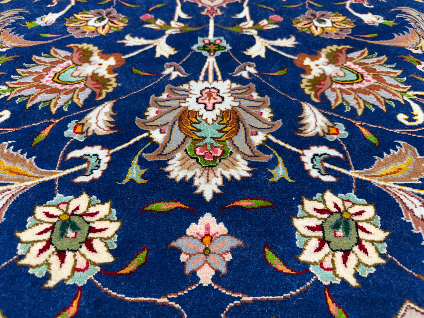 9’6” Diameter Very Fine Hand-Knotted Wool & Silk Round Tabriz Persian Rug - 9x9 Handmade Carpet