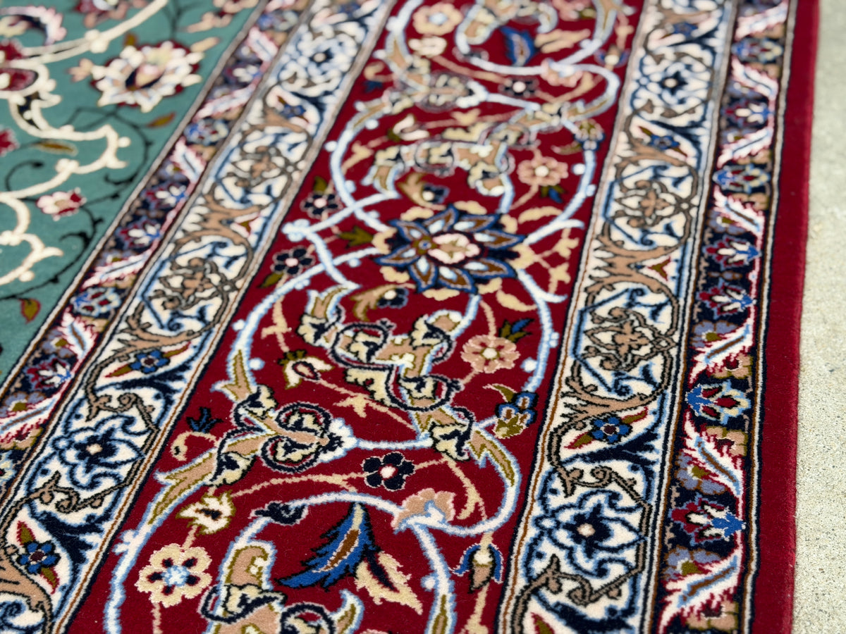 Hand-Knotted Persian Isfahan Rug - Signed Davari - 6’9”x10’