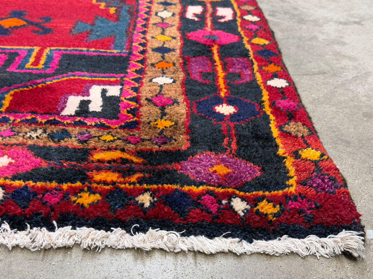 Hand-Knotted Persian Hamadan Rug - 4'x7'5"