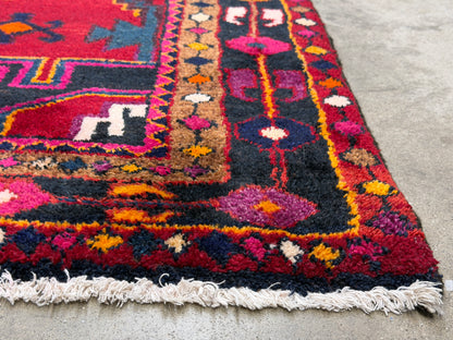 Hand-Knotted Persian Hamadan Rug - 4'x7'5"
