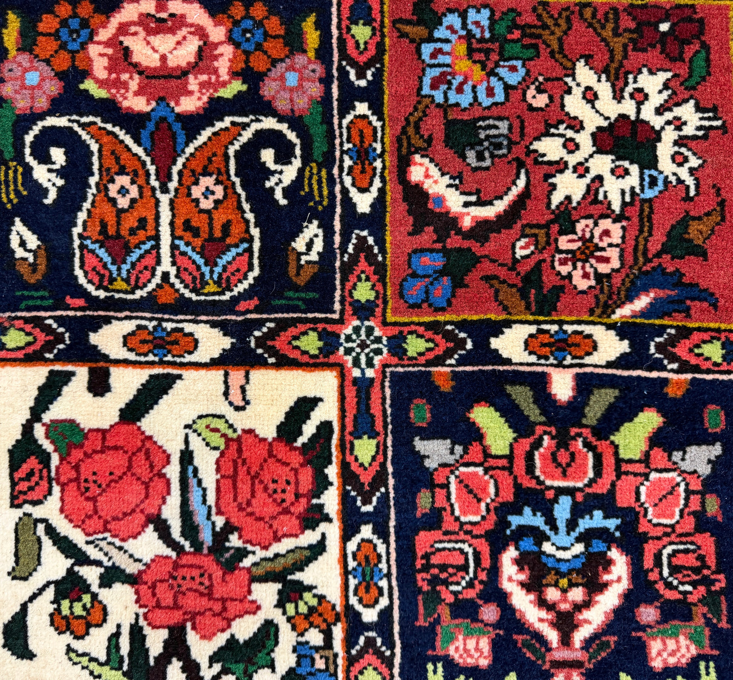 3’5”x5’2” Hand-Knotted Wool Bakhtiari Persian Rug 3x5 Red Handmade Carpet