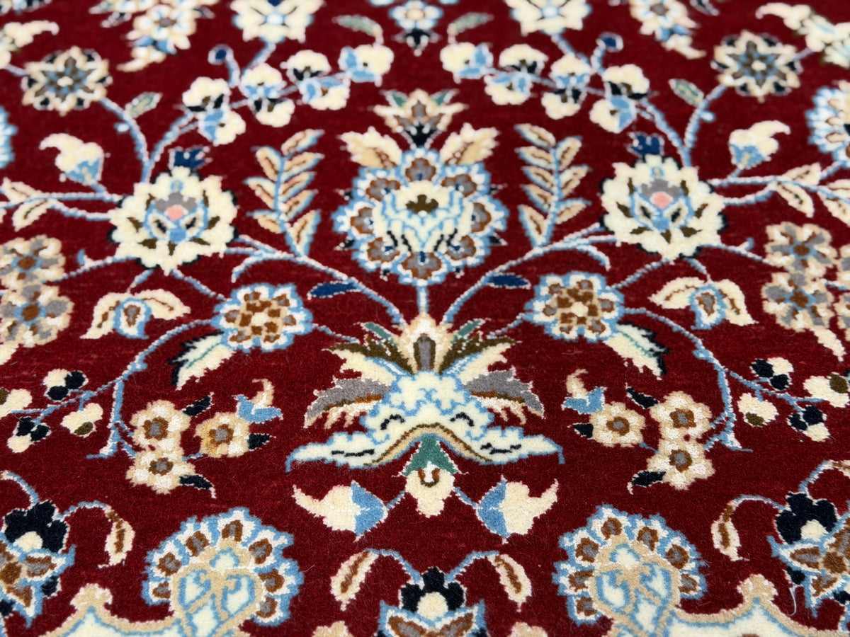 Hand-Knotted 6 La Persian Nain Rug - 4'5"x6'11"