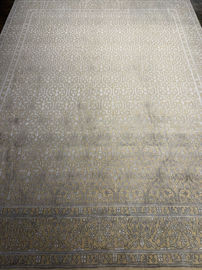 7’9”x10’ Hand-Knotted Carved Wool & Silk All-Over Area Rug