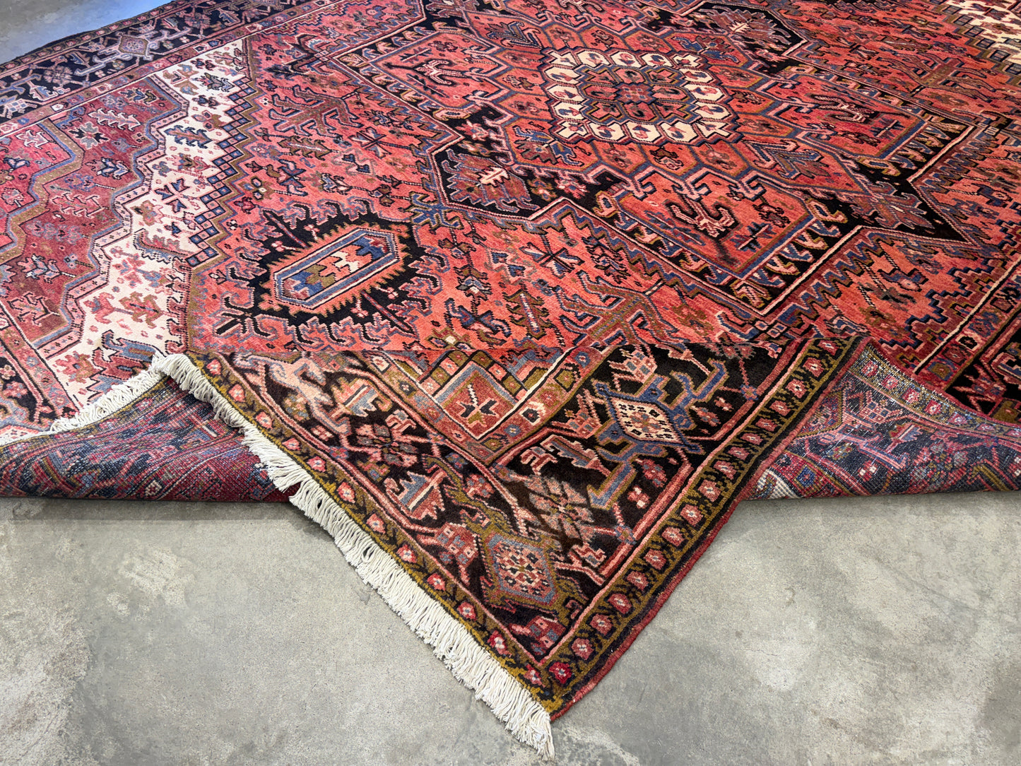 9’10”x12’5” Hand-Knotted Persian Heriz Area Rug