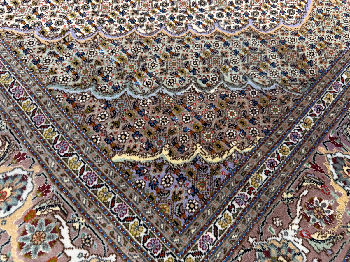 Hand-Knotted Persian Tabriz Mahi Rug - 4'7"x6'7"