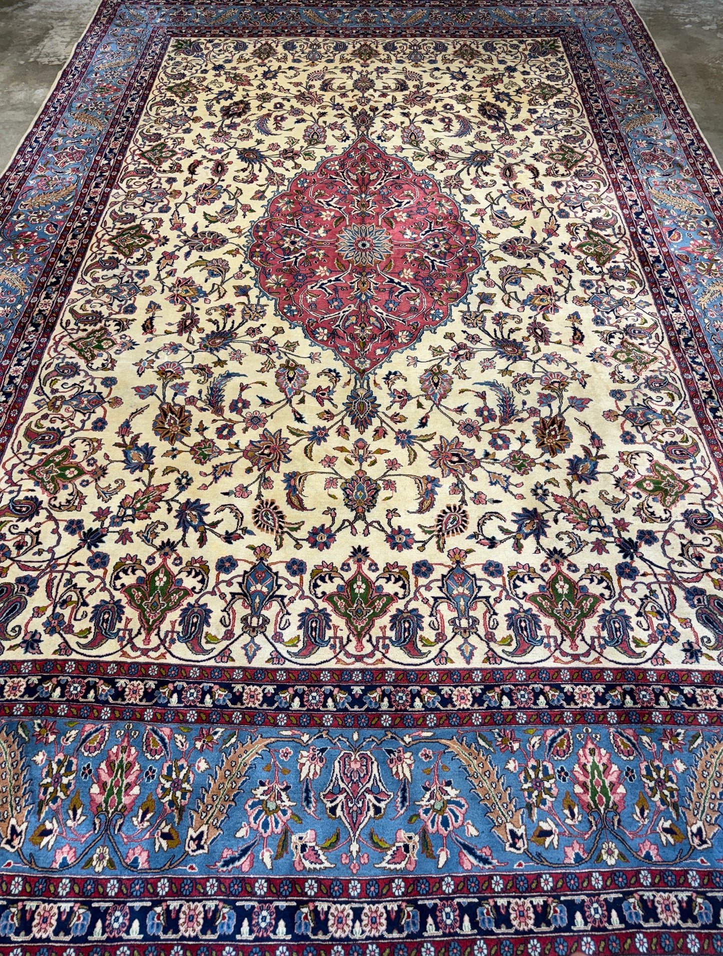 9’6”x14’6” Hand-Knotted Persian Kashan Area Rug