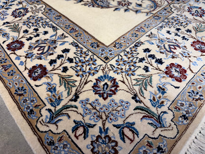 Hand-Knotted 6 La Persian Nain Rug - Signed Habibian - 4'4"x6'8"