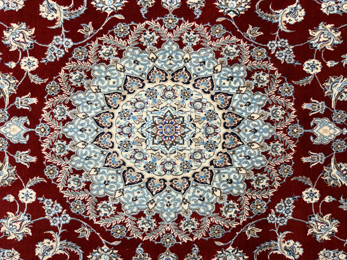 Hand-Knotted 6 La Persian Nain Rug - Signed Habibian - 5'3"x7'3"