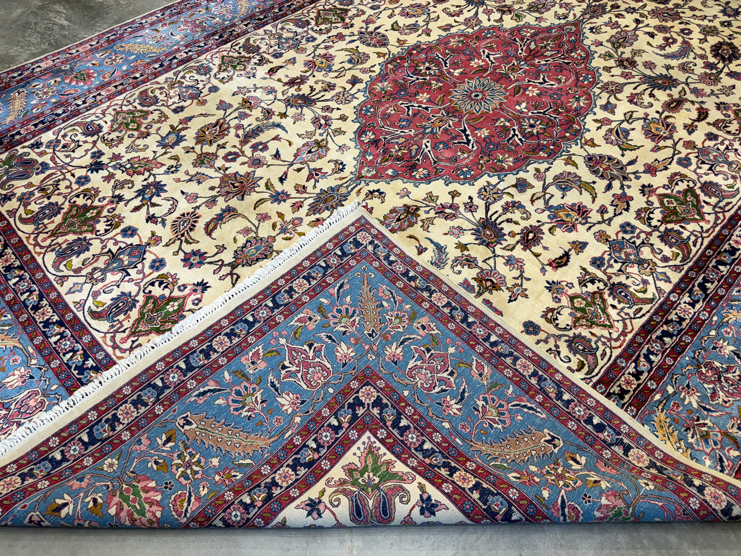 9’6”x14’6” Hand-Knotted Persian Kashan Area Rug