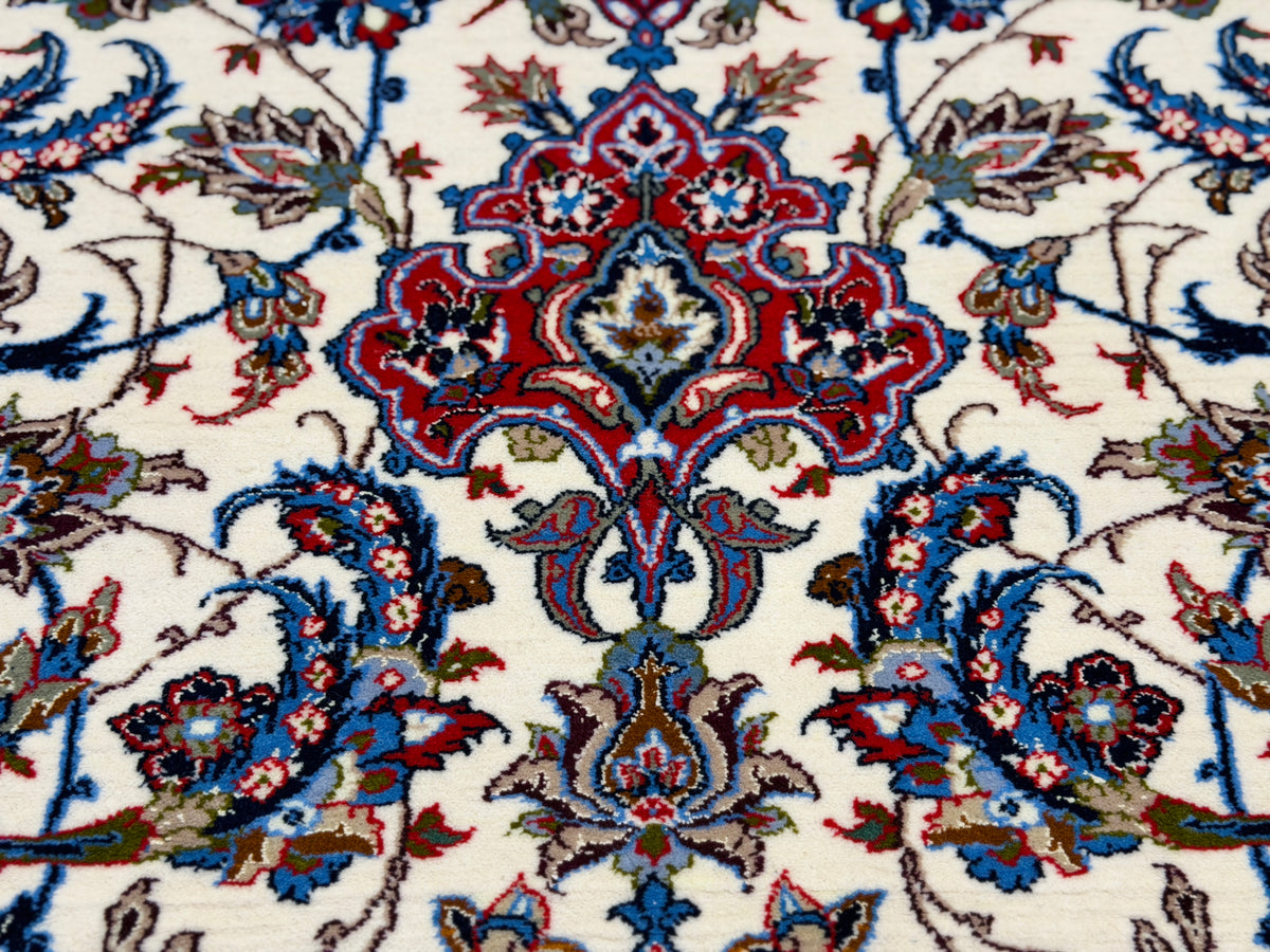 Hand-Knotted Persian Isfahan Rug - 6'9"x10'1"