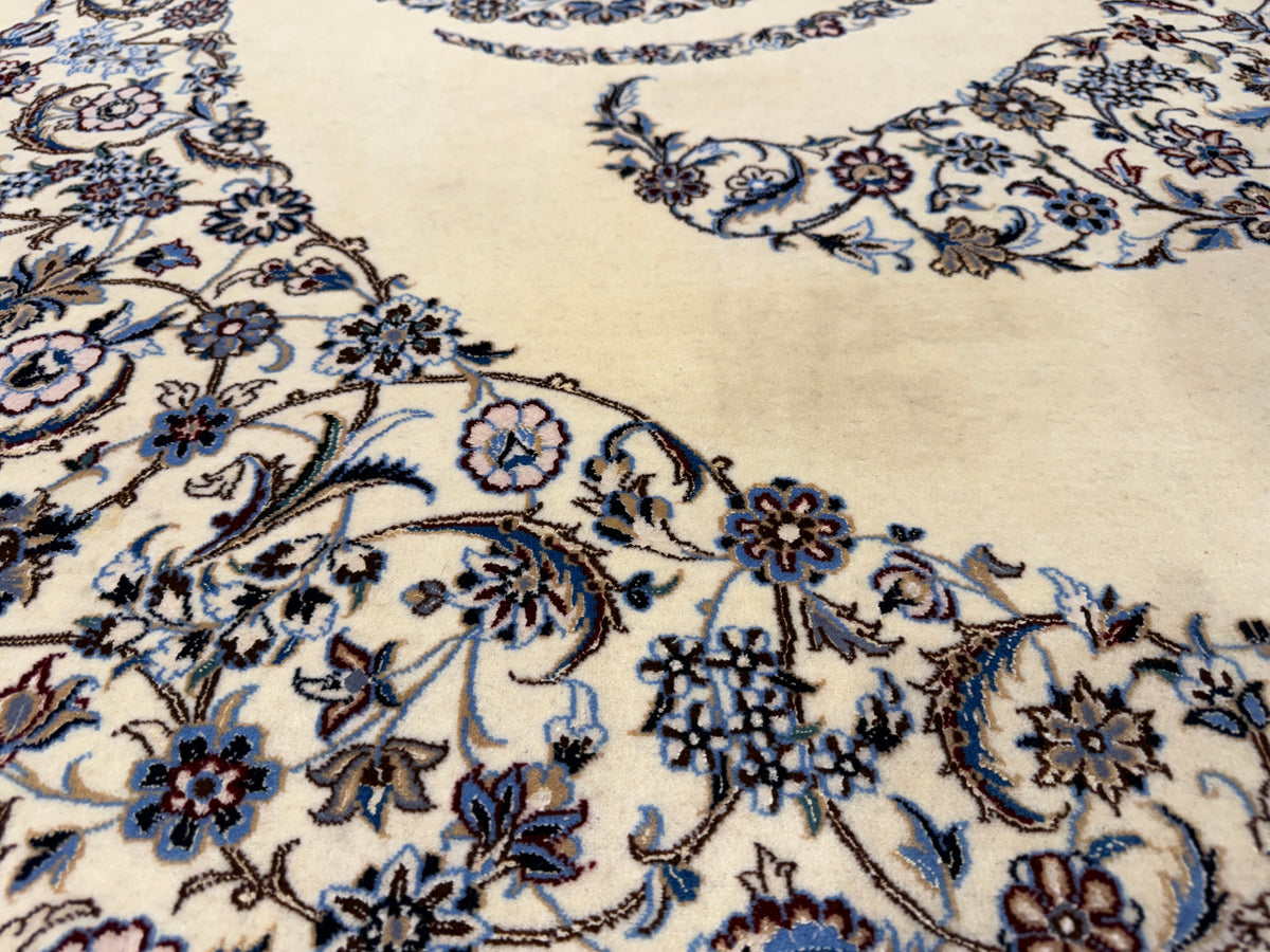 Hand-Knotted 6 La Persian Nain Rug - Signed Habibian - 4'4"x6'8"