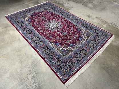 Hand-Knotted Persian Isfahan Rug - 5’1”x8’