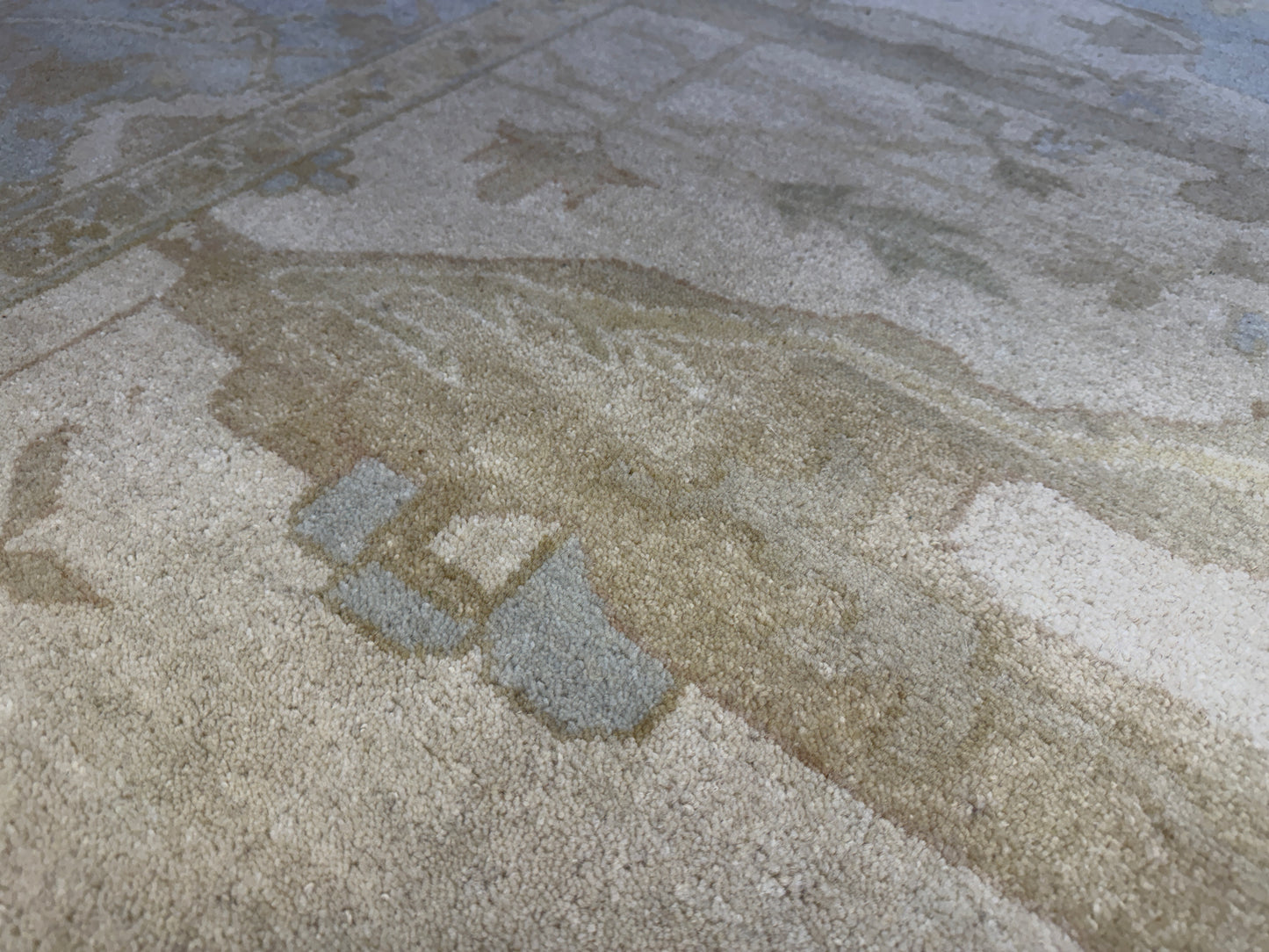 8’1”x9’10” Hand-Knotted Wool Oushak Area Rug