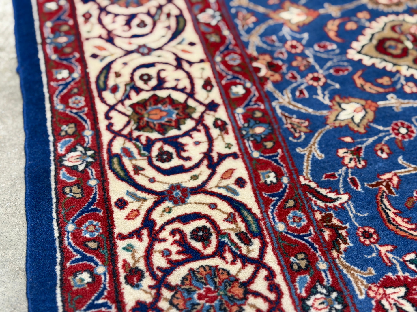 Hand-Knotted Persian Sarouk Rug - 4’5”x7’2”