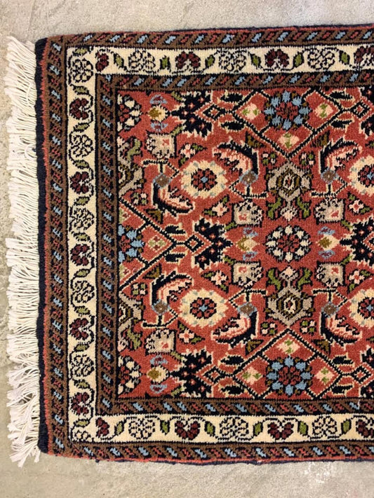 Hand-Knotted Persian Sarouk Rug - 1'6"x2'