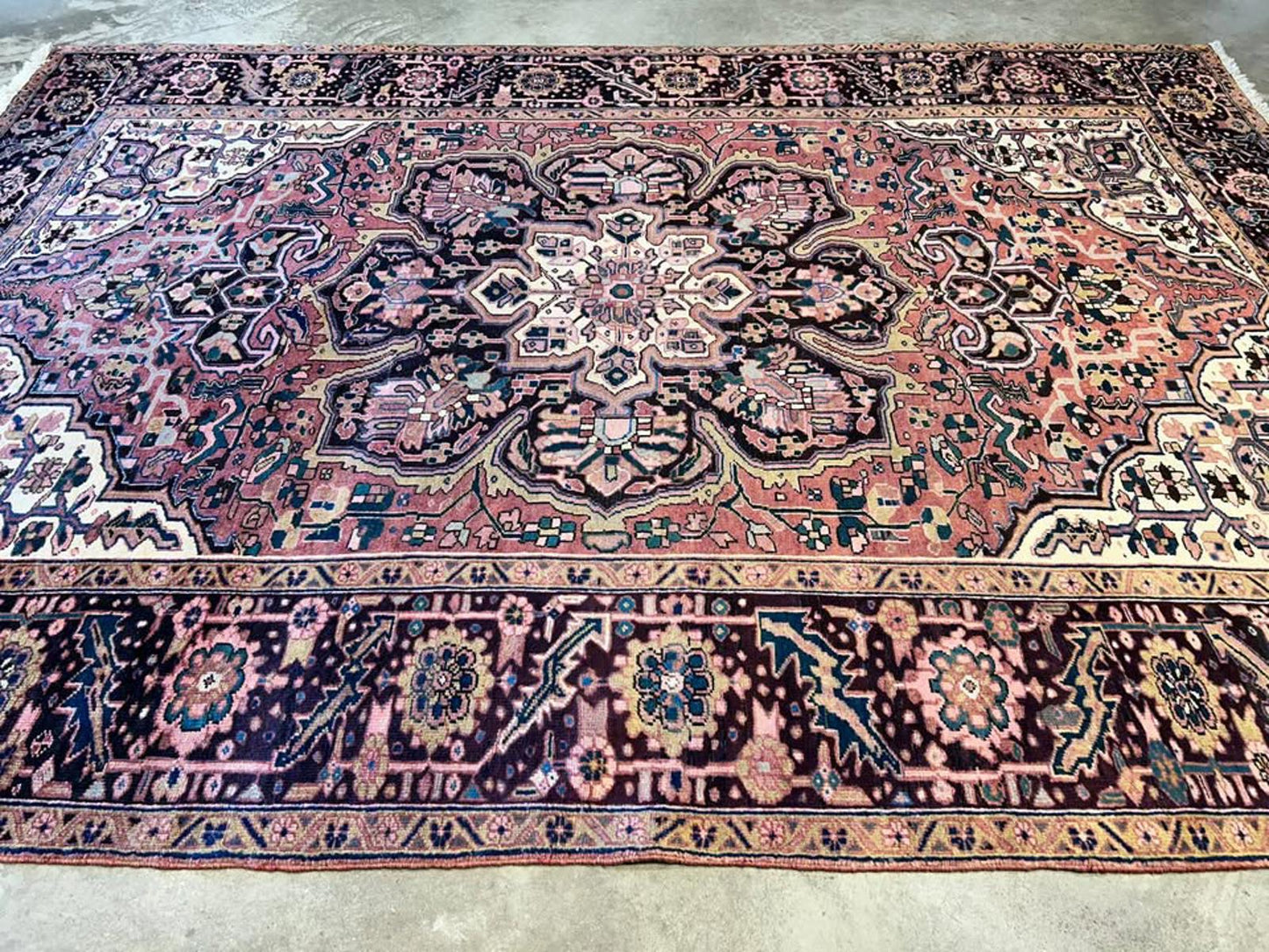 8’ x 11’3” Hand knotted Persian Heriz Rug
