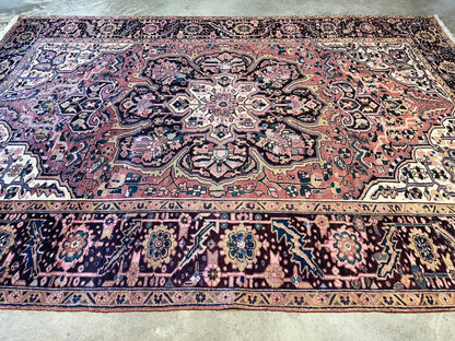 8’ x 11’3” Hand knotted Persian Heriz Rug