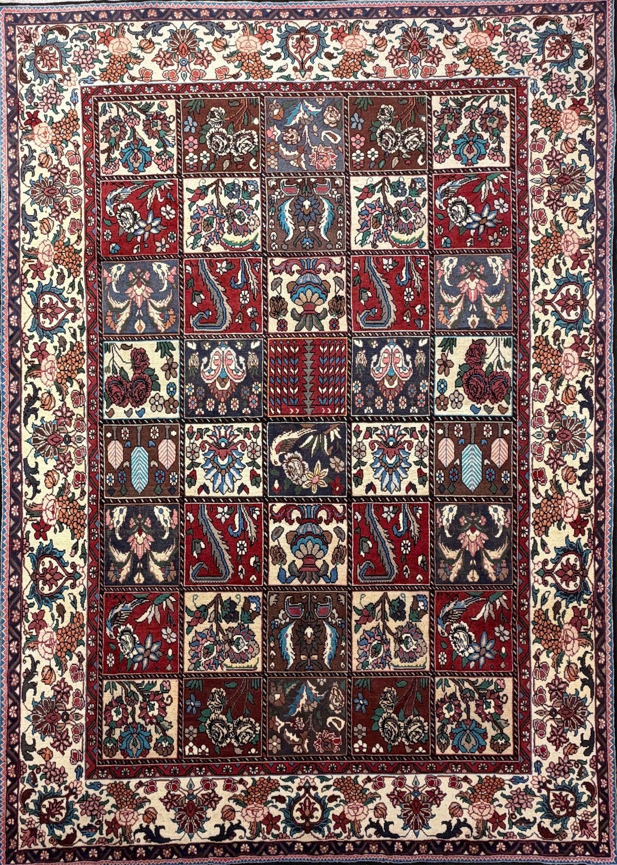 Hand-Knotted Persian Bakhtiari Rug - 6'9"x9'5"