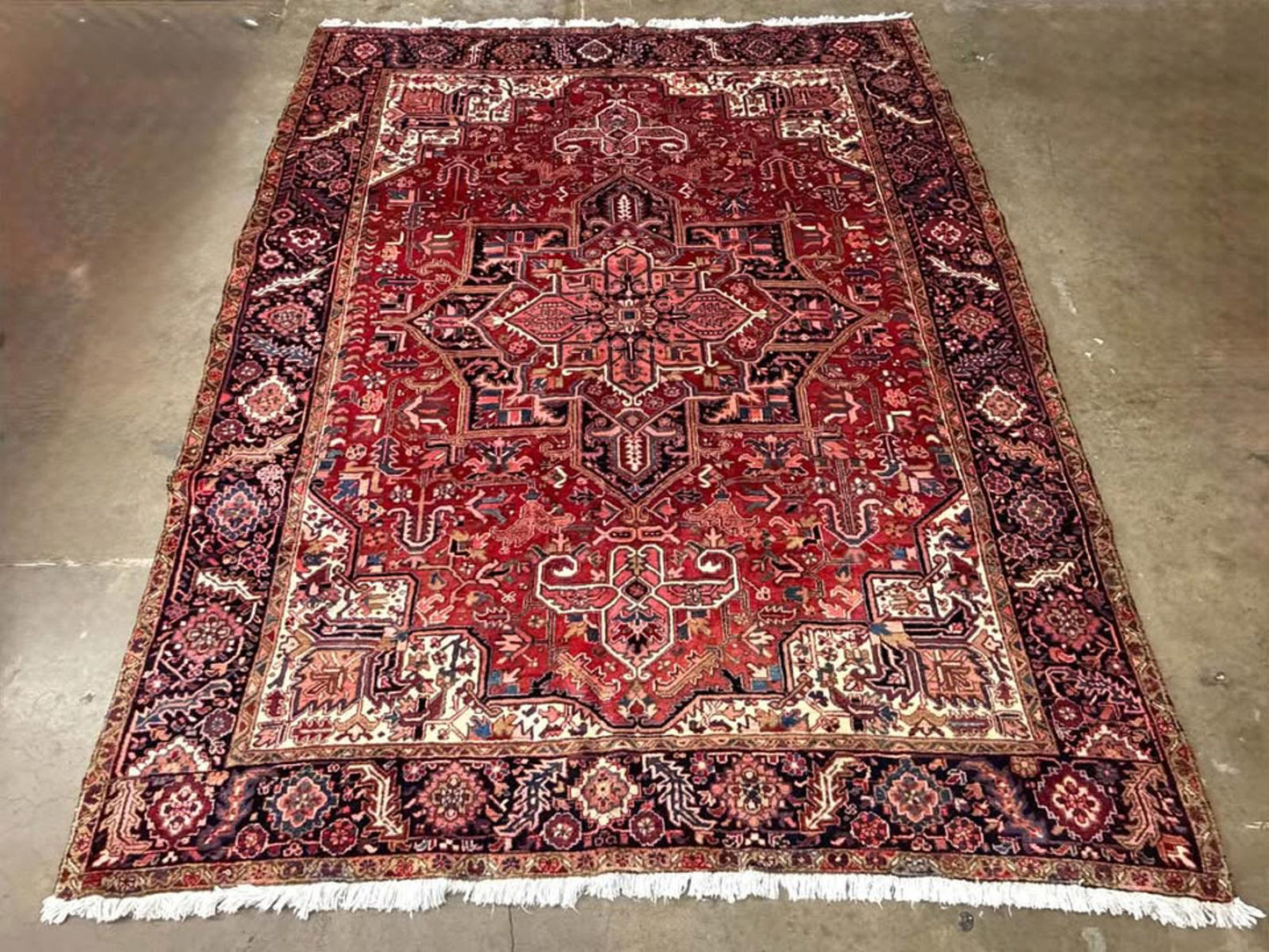 8’7”x11’ Hand-Knotted Wool Heriz Rug