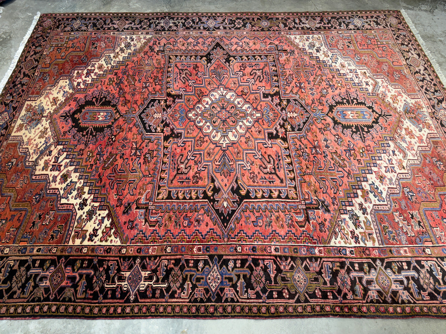 9’10”x12’5” Hand-Knotted Persian Heriz Area Rug